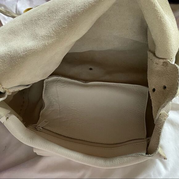 Village Tannery by Sevestet custom leather messenger bag - Picture 4 of 7